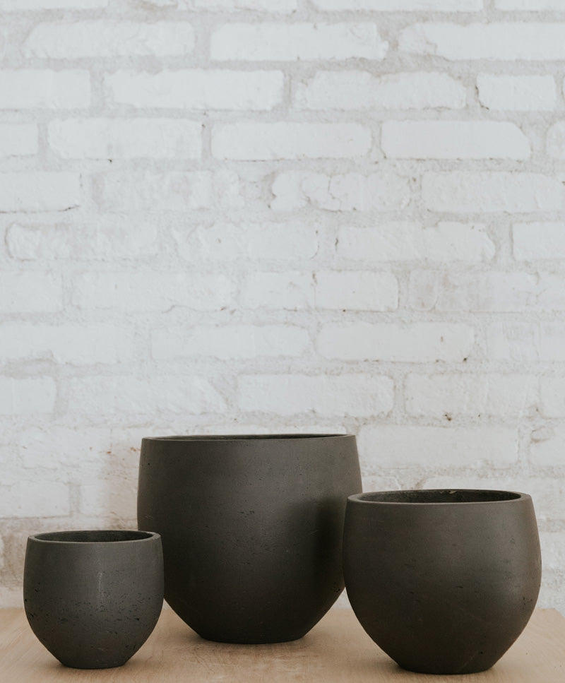 Dark grey plant pot 'Mini Orb M'