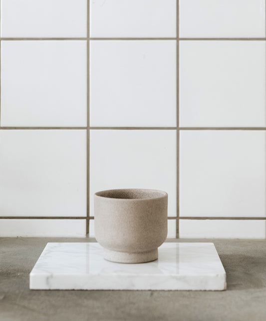 NEST kaspó, Stone grey, elevated, medium