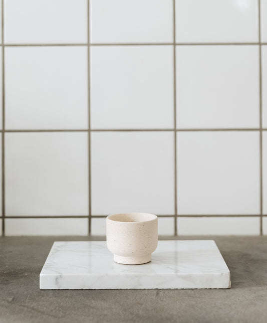 NEST kaspó, Shell white, elevated, mini